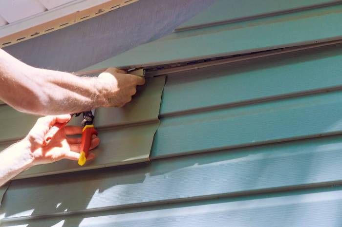 Replacement Siding: Lifespan, Materials, Cost and More