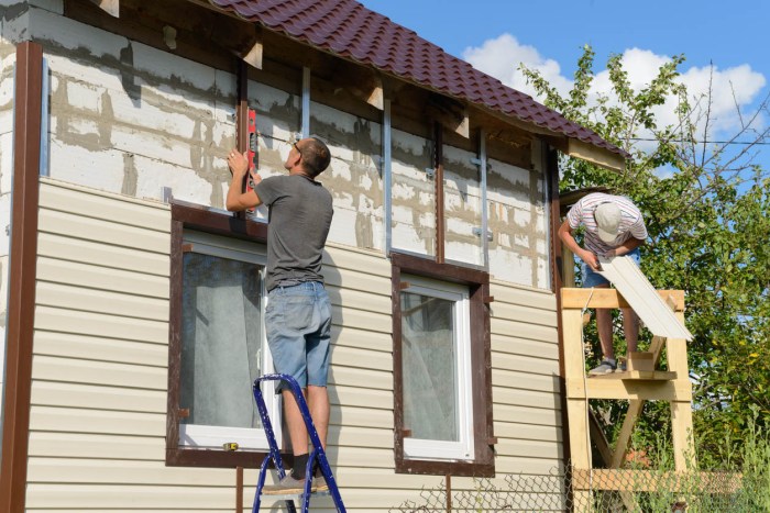 How to Remove Vinyl Siding (DIYer's Guide) - Bob Vila