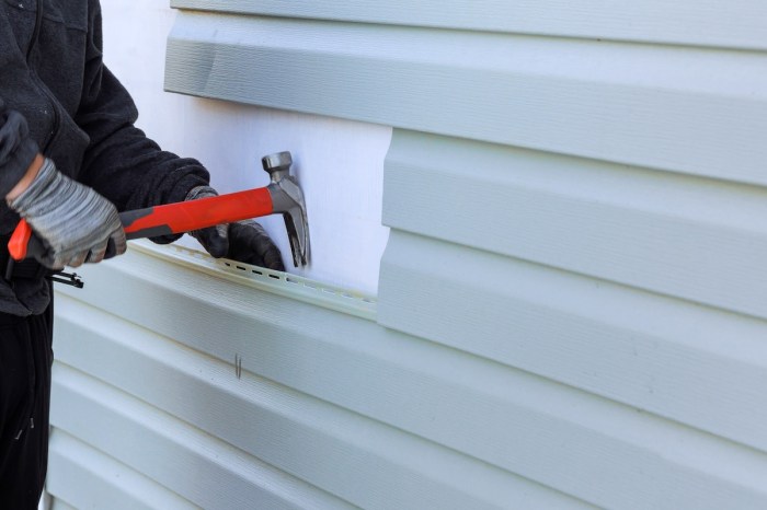 Vinyl Siding Repair Cost: 6 Factors + What To Expect In 2026
